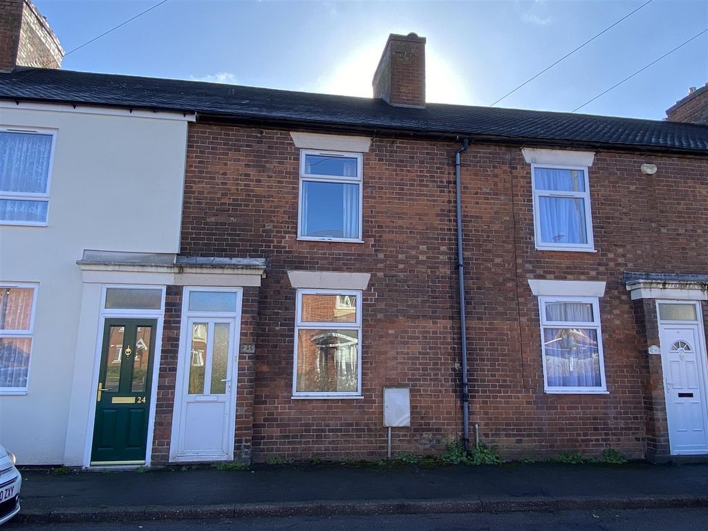 2 bed terraced house for sale in Linton Heath, Linton DE12, £139,995