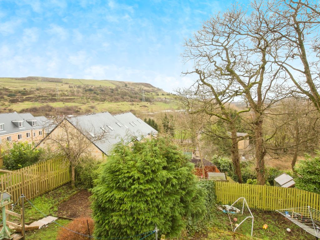 3 bed semi-detached house for sale in Round Hill, Halifax, West Yorkshire HX2, £220,000