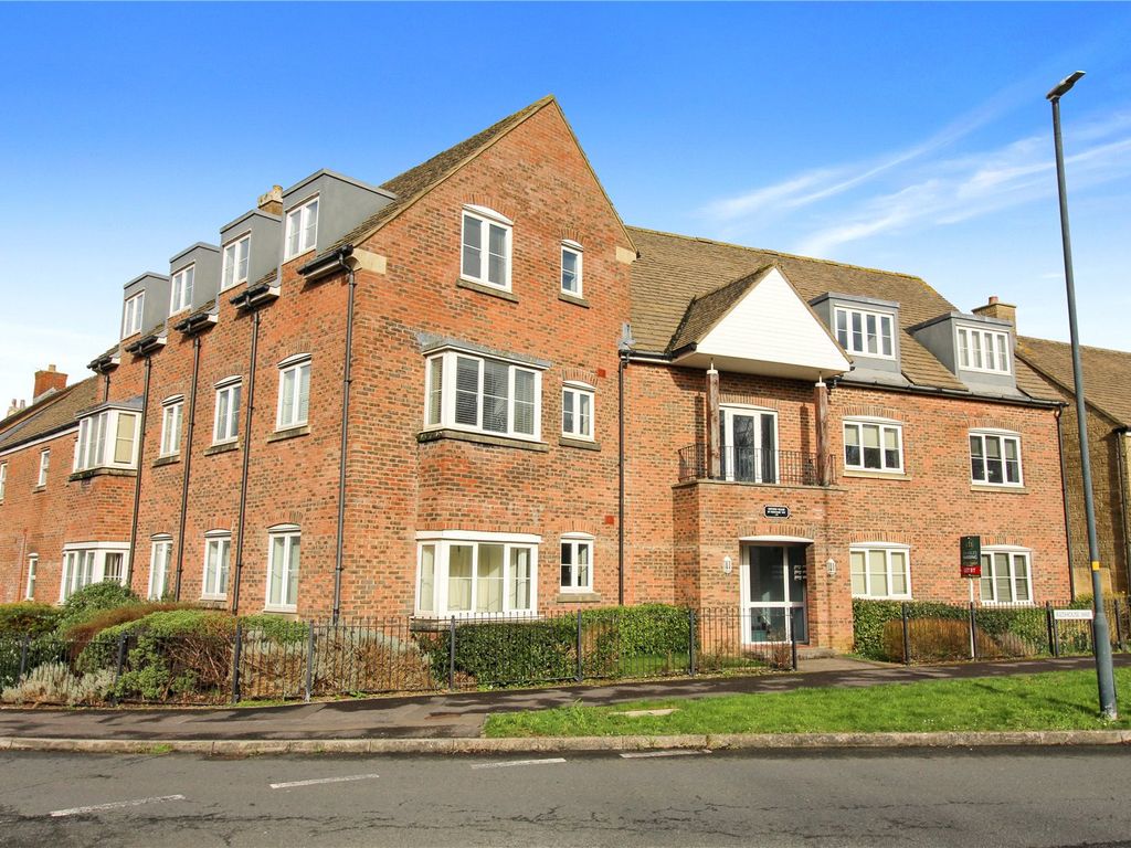 2 bed flat for sale in Redhouse Way, Swindon, Wiltshire SN25, £164,950