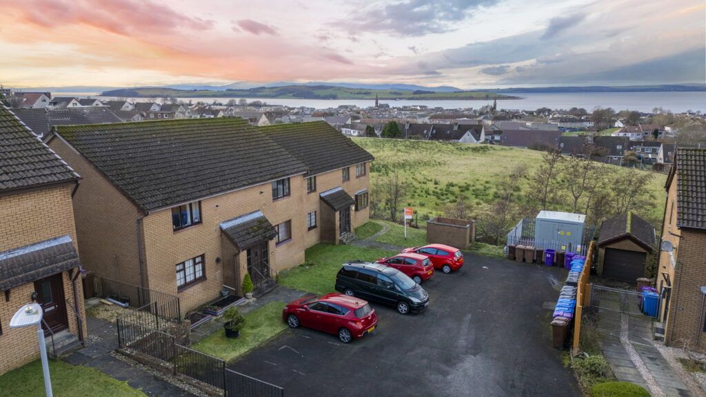 2 bed flat for sale in Braeside Avenue, Largs KA30, £65,000