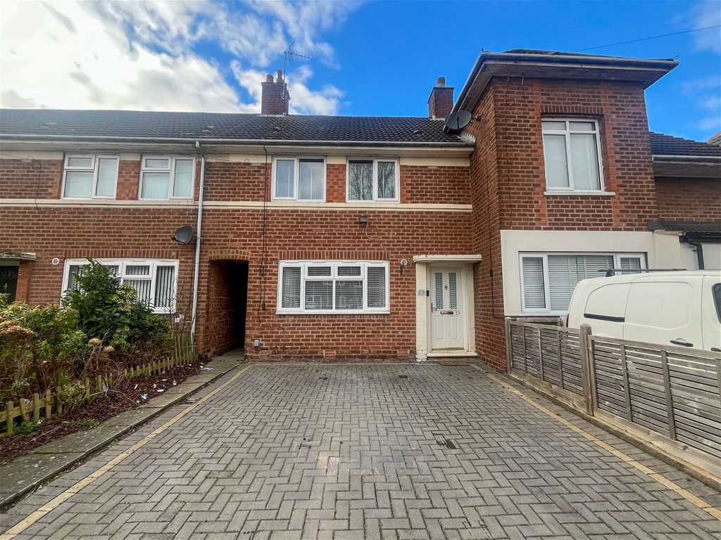 3 bed terraced house for sale in Aldbury Road, Birmingham B14, £235,000