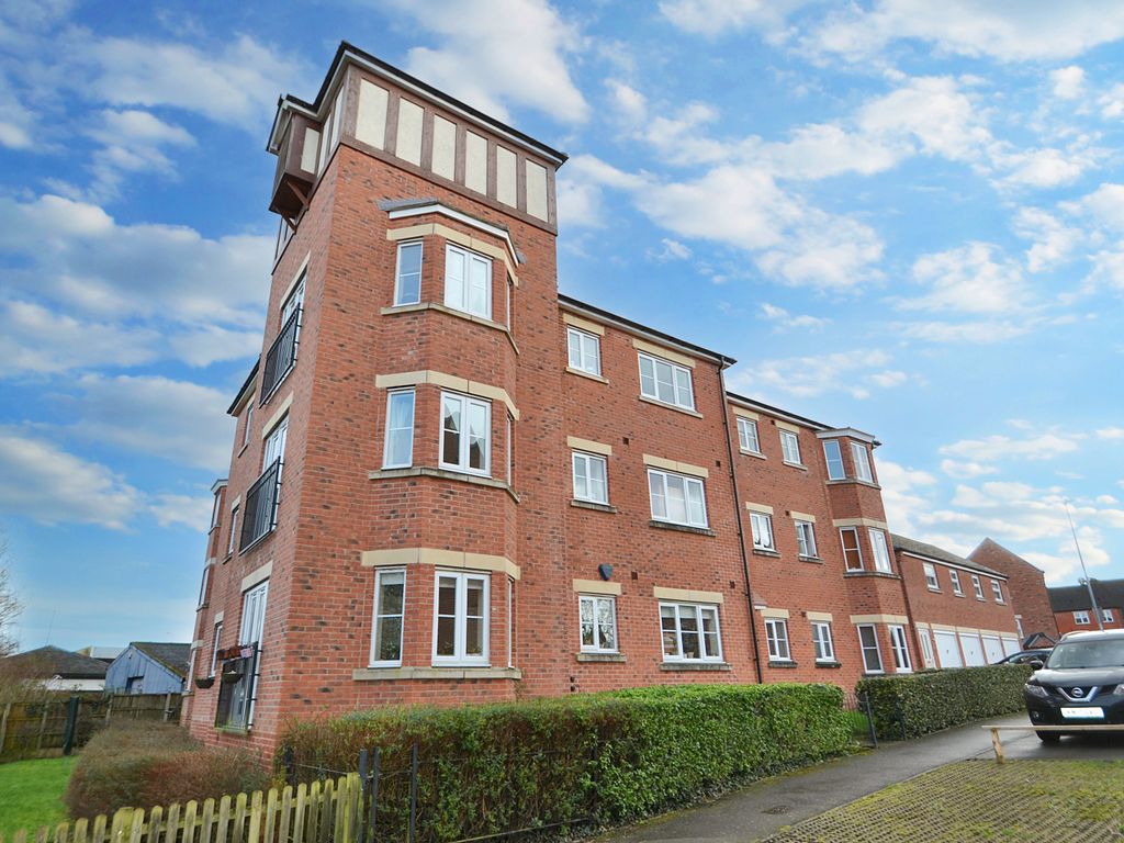 2 bed flat for sale in Chancery Court, Newport TF10, £150,000