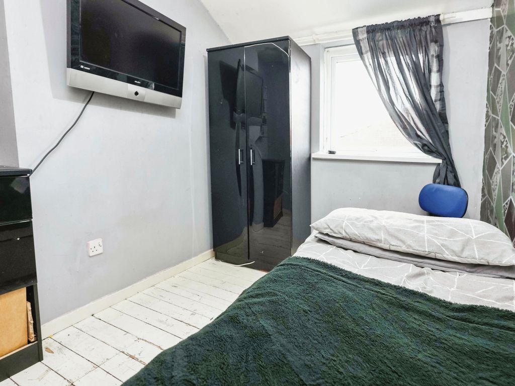 4 bed end terrace house for sale in Caldy Walk, Rubery, Rednal, Birmingham B45, £210,000