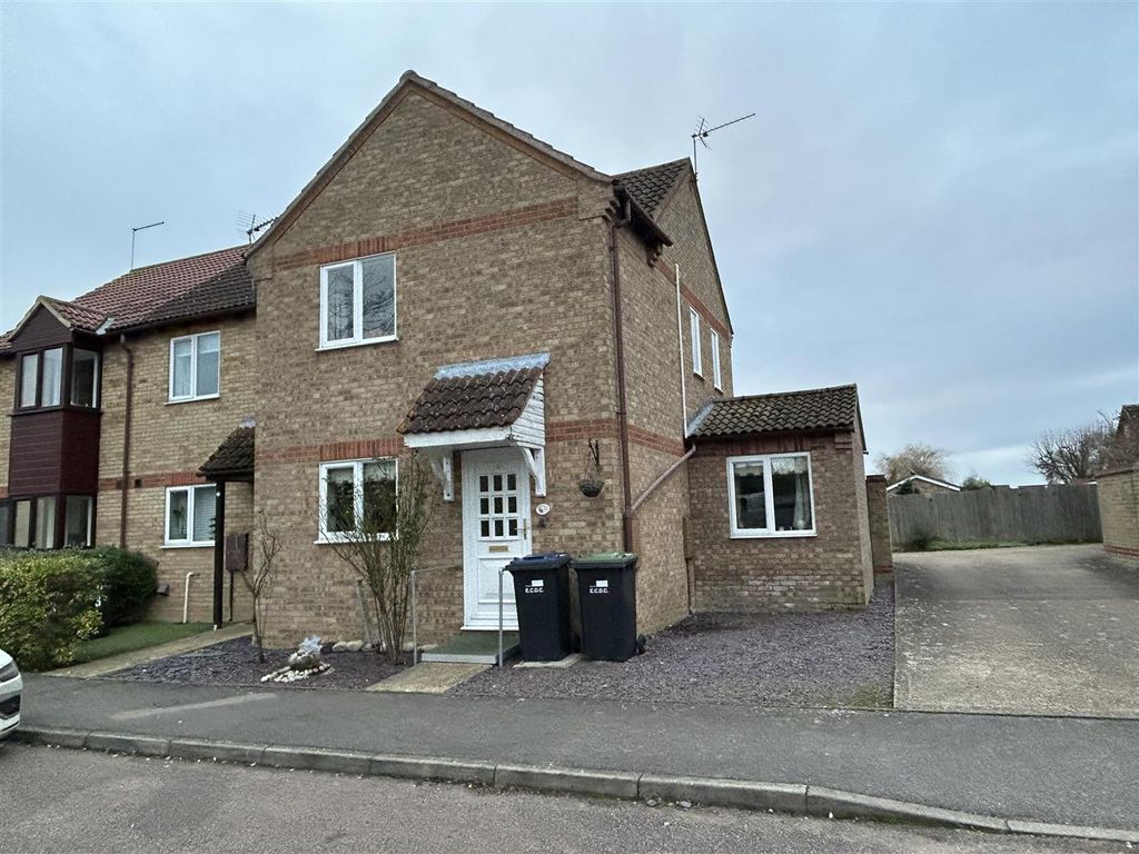 2 bed end terrace house for sale in Kingsmead Court, Littleport, Ely CB6, £225,000
