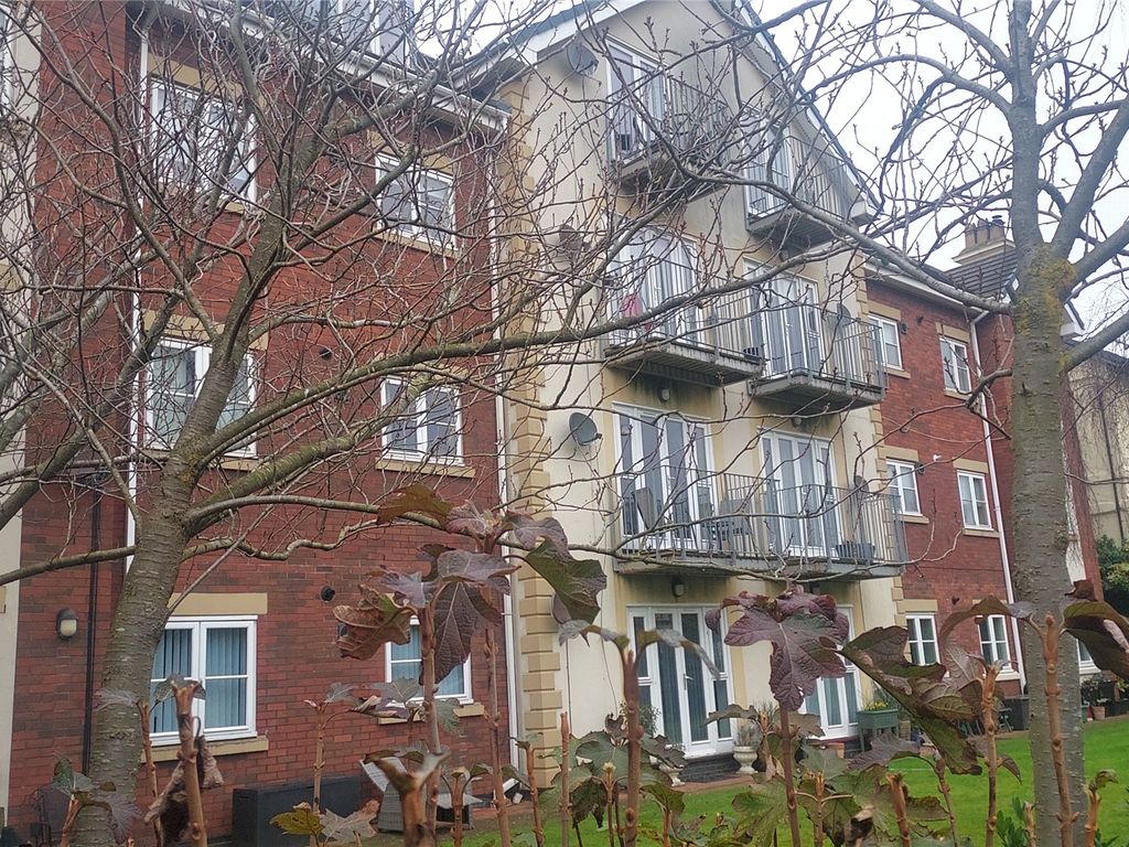 2 bed flat for sale in South View, Waterloo, Liverpool, Merseyside L22, £150,000