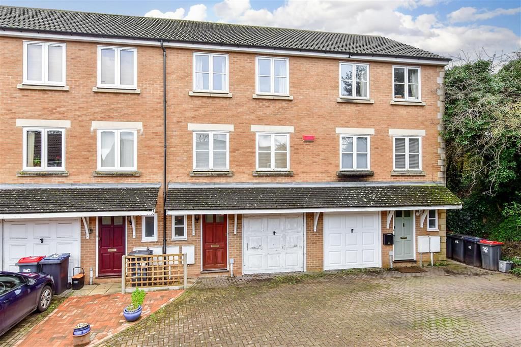 3 bed town house for sale in Chineham Way, Canterbury, Kent CT1, £198,500