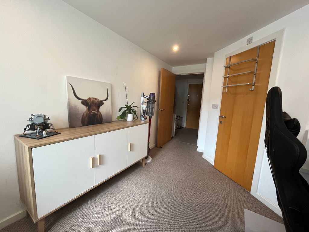 2 bed flat for sale in Gilbert House, 2 Elmira Way M5, £175,000