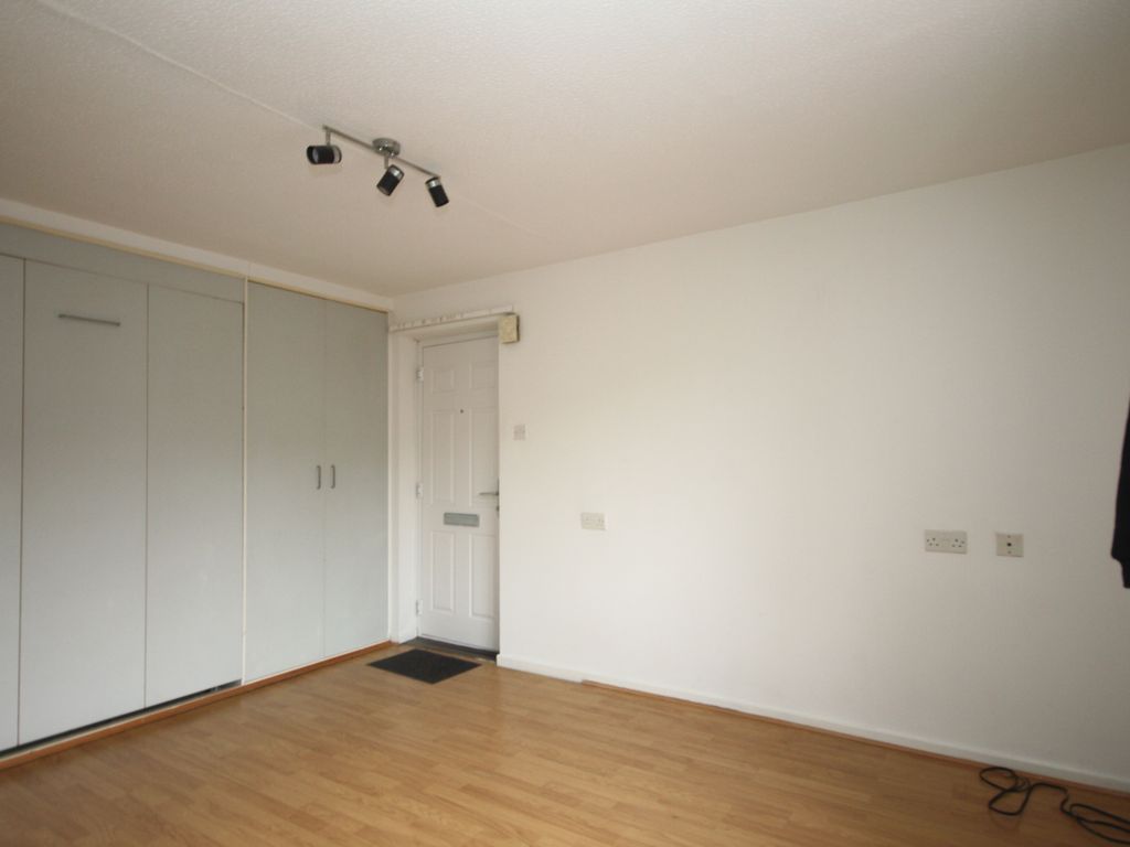 Studio for sale in Gilderdale, Luton LU4, £110,000