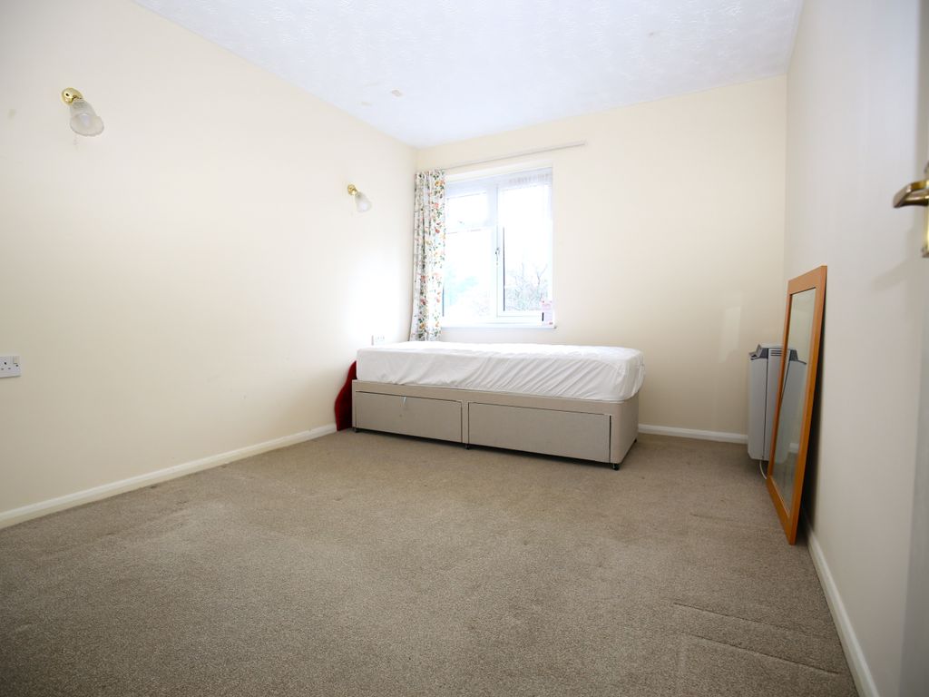 1 bed flat for sale in Thornhill Park Road, Thornhill Park, Southampton, Hampshire SO18, £84,000