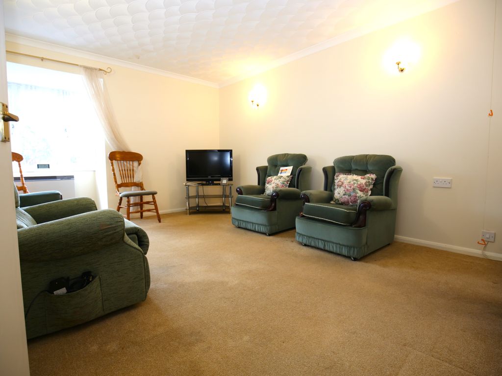 1 bed flat for sale in Thornhill Park Road, Thornhill Park, Southampton, Hampshire SO18, £84,000