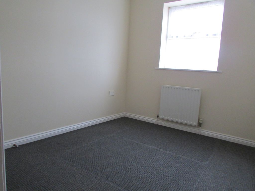 1 bed flat for sale in Kingston Road, Portsmouth PO2, £100,000