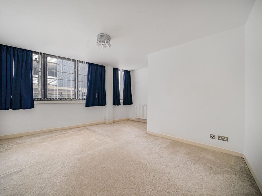 2 bed flat for sale in The Hard, Portsmouth PO1, £210,000
