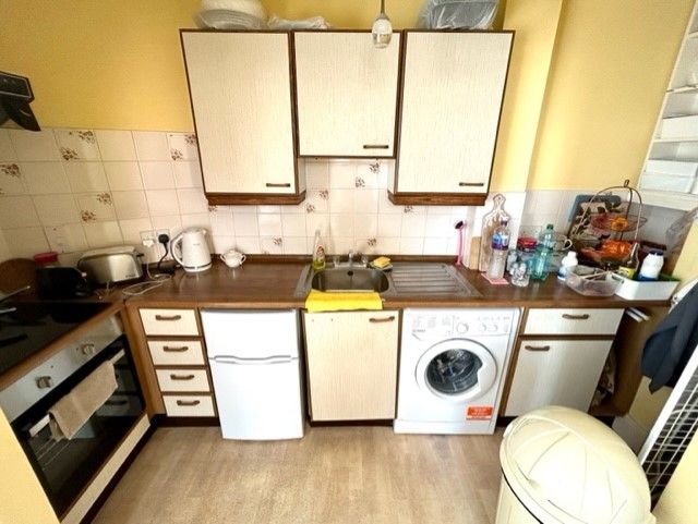 1 bed flat for sale in Queensway, Southampton SO14, £115,000