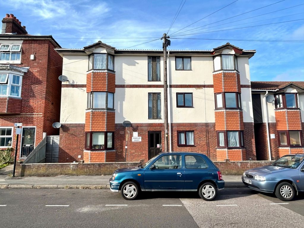 1 bed flat for sale in Padwell Road, Southampton SO14, £110,000