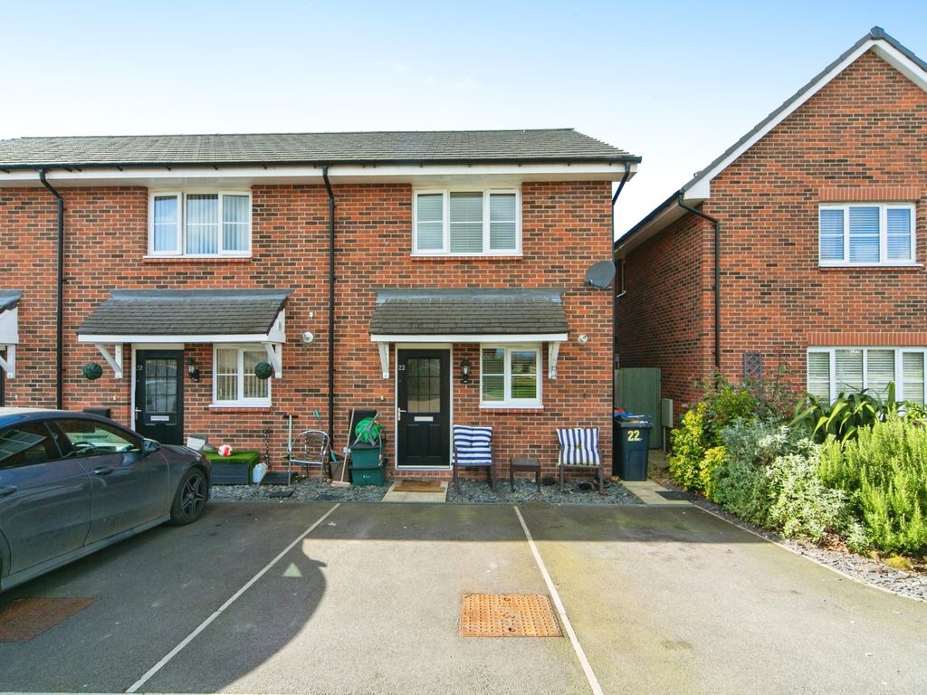 2 bed detached house for sale in Fern Hill Drive, Farndon, Chester, Cheshire CH3, £120,000