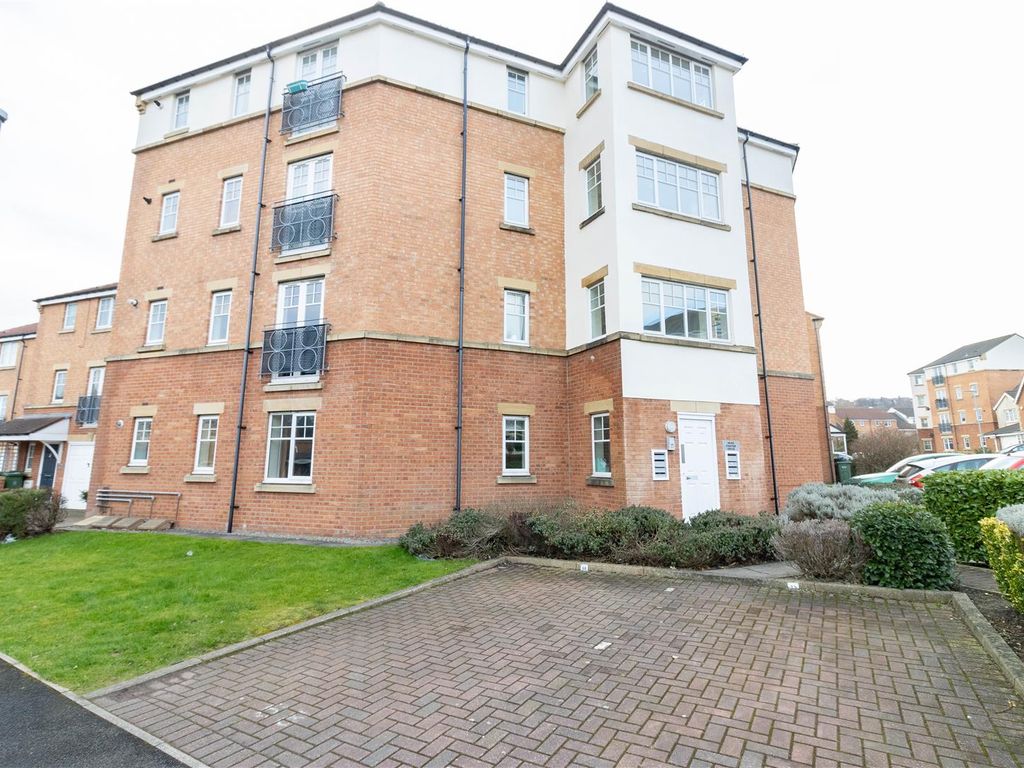 2 bed flat for sale in Foster Drive, Gateshead NE8, £90,000