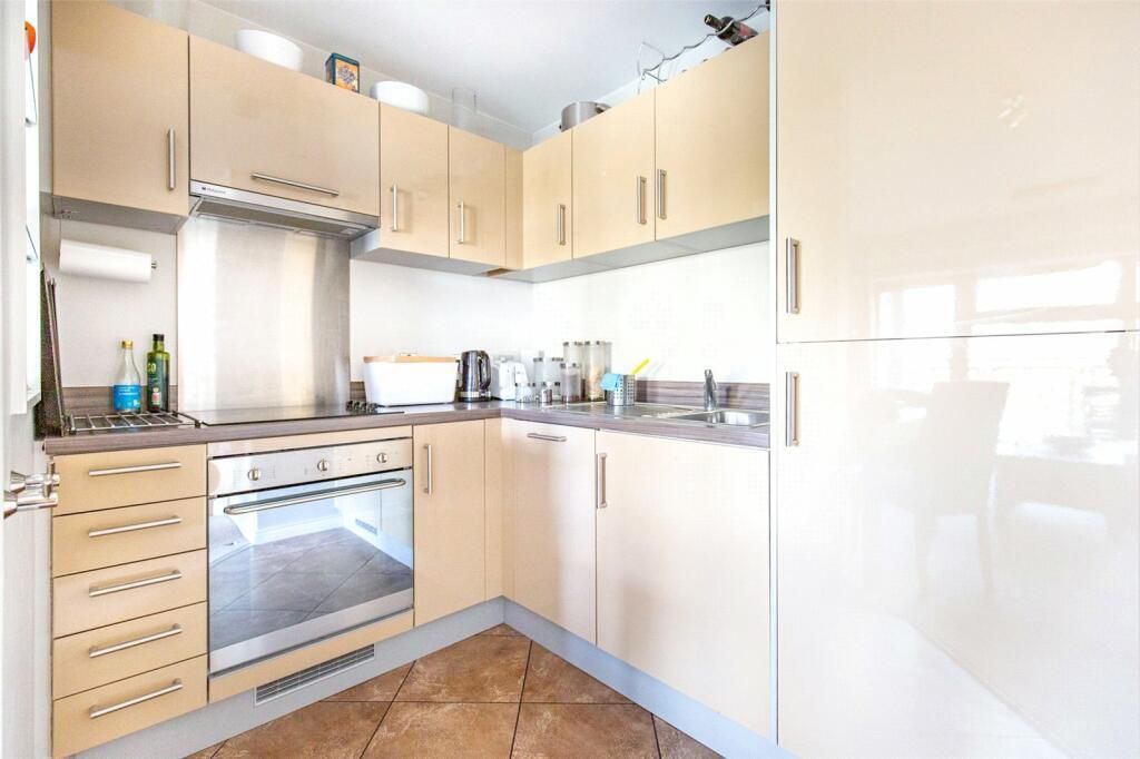 1 bed flat for sale in Broad Weir, Broadmead, Bristol BS1, £195,000