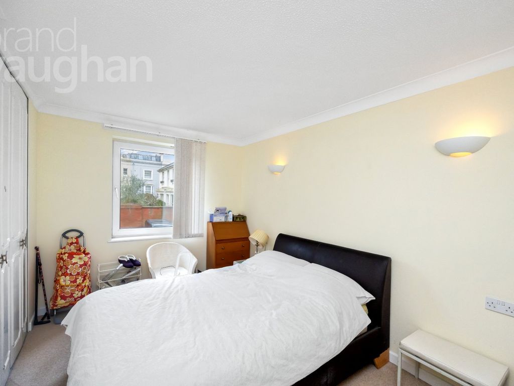 1 bed flat for sale in Eastern Road, Brighton, East Sussex BN2, £120,000