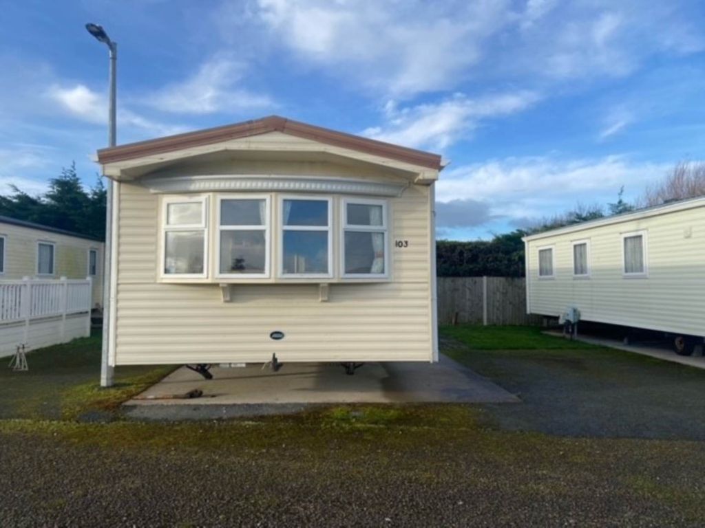 3 bed mobile/park home for sale in Towyn Road, Towyn, Abergele LL22, £10,000