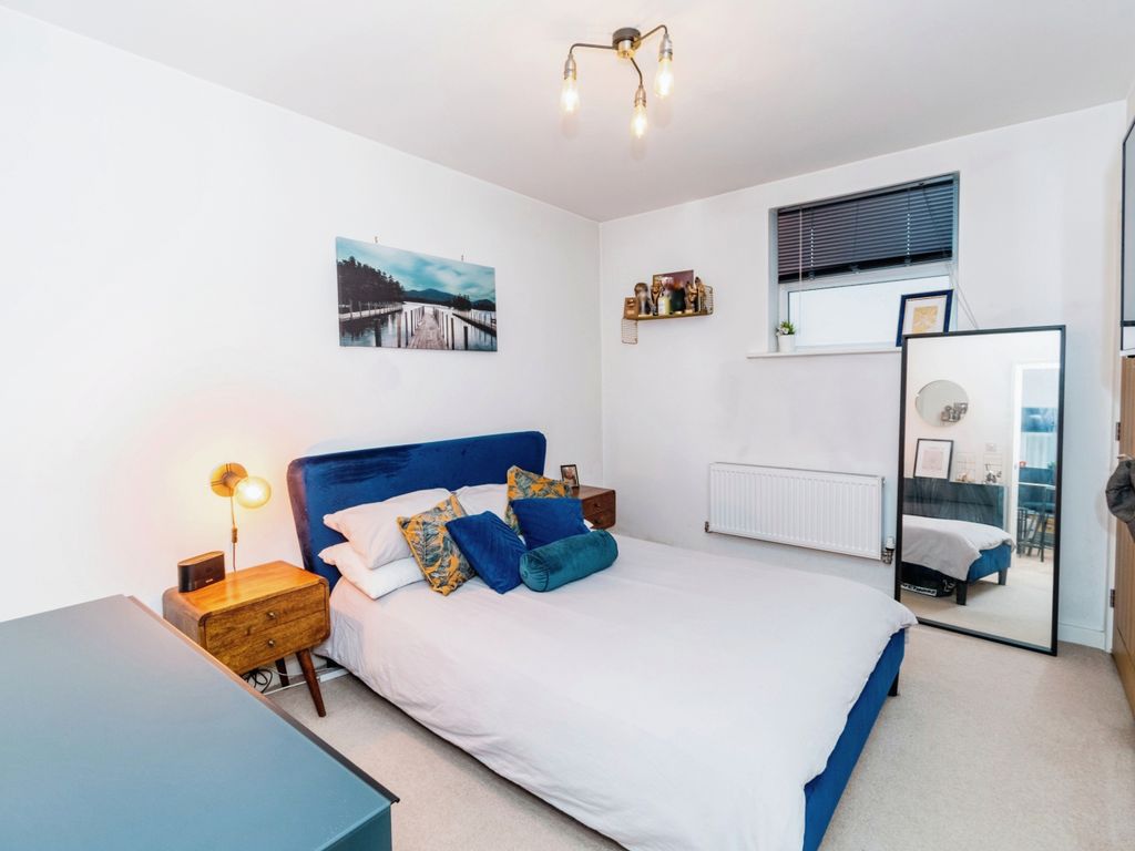 1 bed flat for sale in Back Of The Walls, Southampton SO14, £170,000