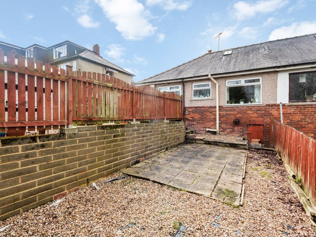 2 bed bungalow for sale in Markham Avenue, Rawdon, Leeds, West Yorkshire LS19, £250,000