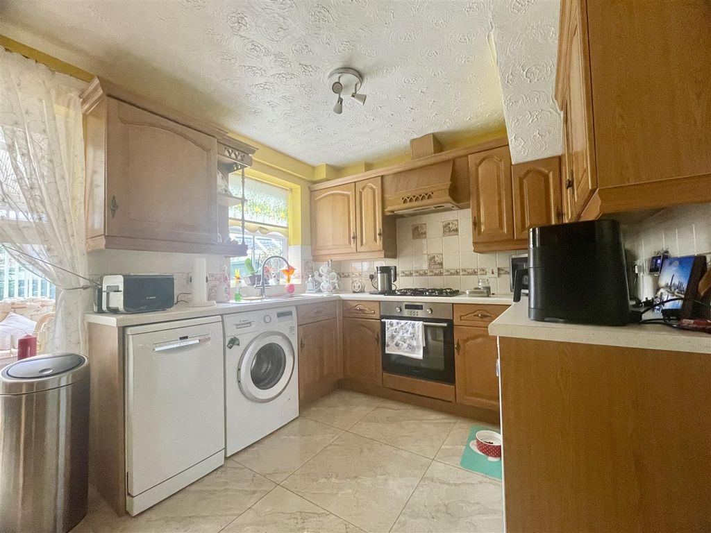 3 bed semi-detached house for sale in Silkstone Way, Crossgates, Leeds LS15, £260,000