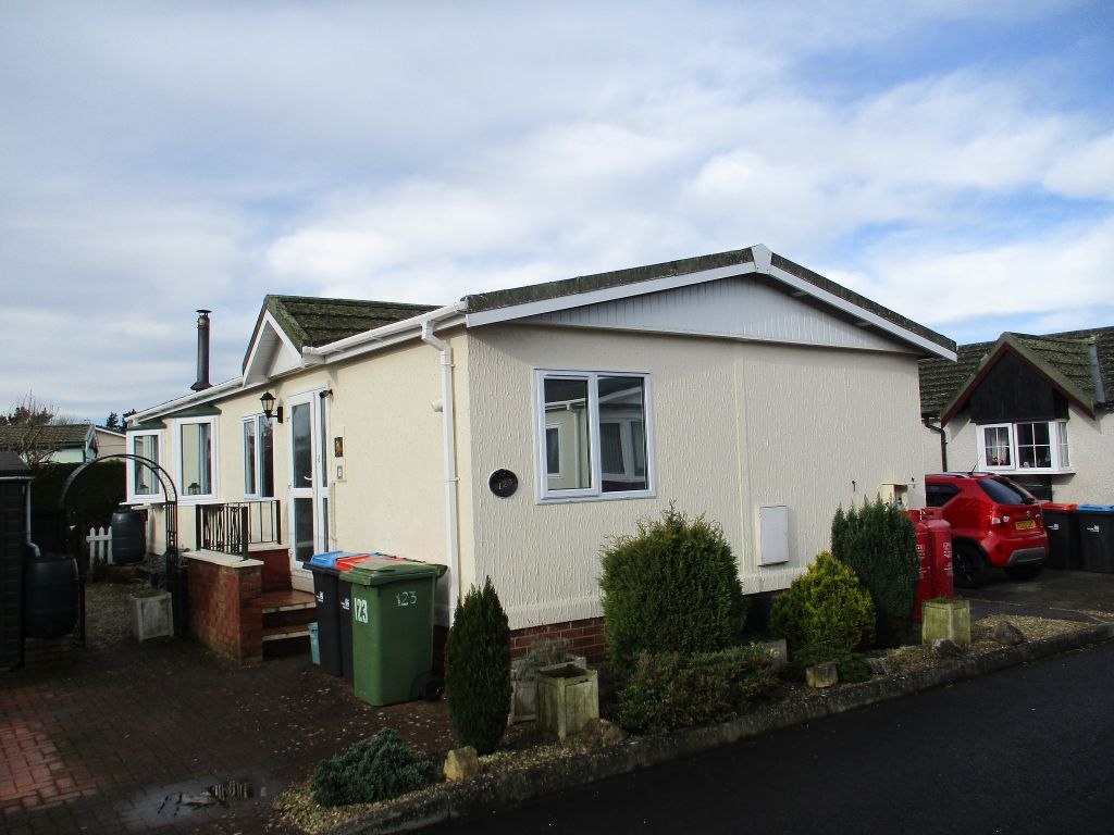 2 bed mobile/park home for sale in Cherrytree Park, Empire Way, Gretna DG16, £69,950