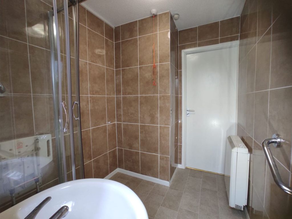 1 bed property for sale in Waterloo Court, Bury BL9, £99,000