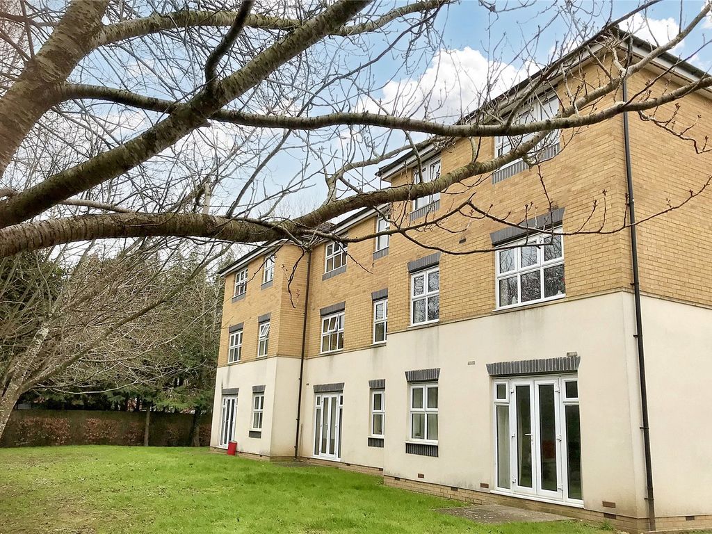 1 bed flat for sale in Martingale Chase, Newbury, Berkshire RG14, £157,500