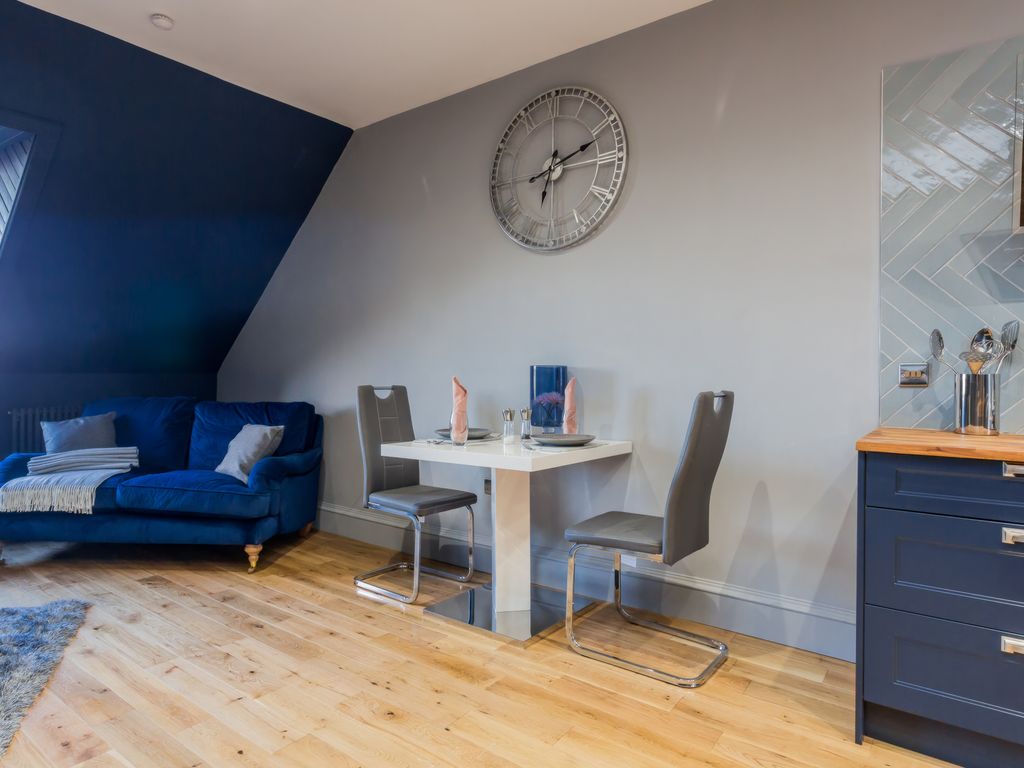 3 bed penthouse for sale in The Penthouse, 2/1 11 Castle Terrace, Bridge Of Weir PA11, £210,000