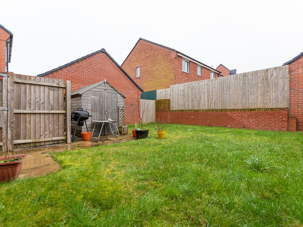 3 bed semi-detached house for sale in Tinsley Green Way, Leigh WN7, £230,000
