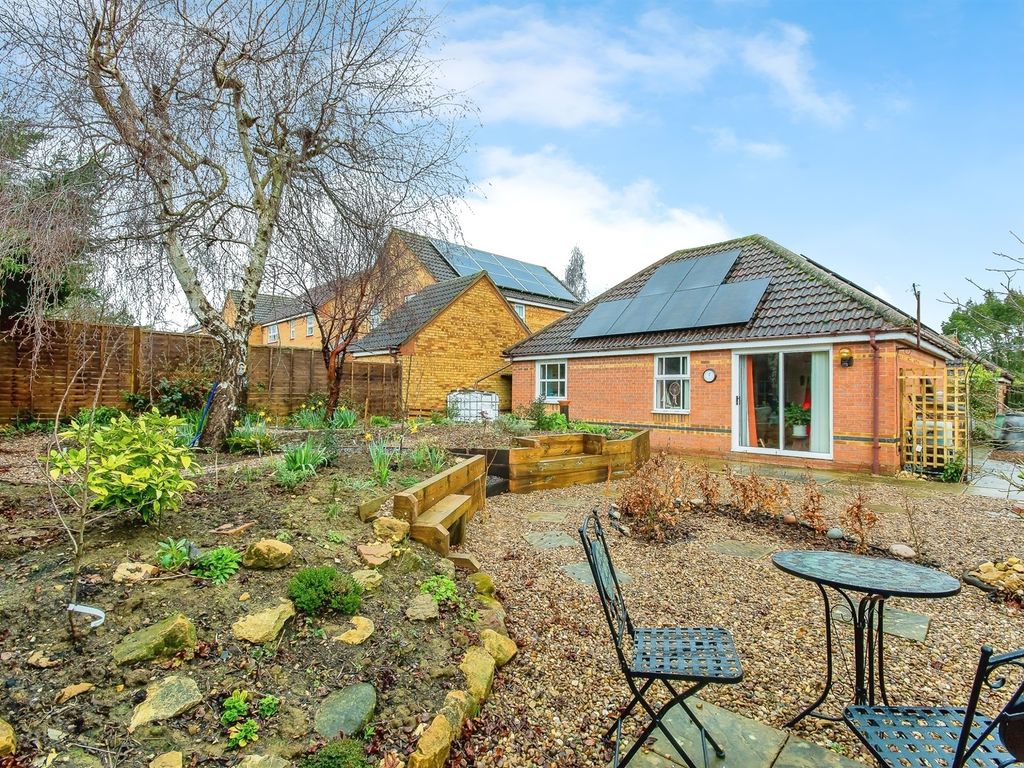 2 bed detached bungalow for sale in Churchfields Road, Folkingham, Sleaford NG34, £199,950