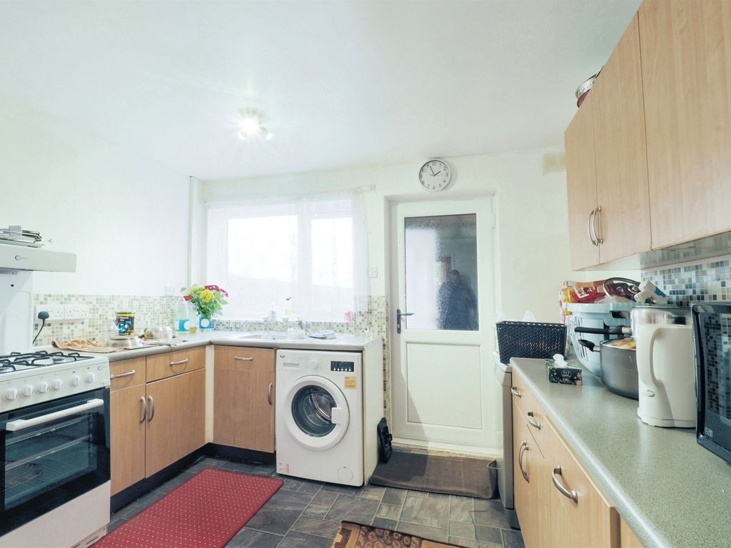 3 bed terraced house for sale in Salisbury Close, Scunthorpe DN17, £80,000