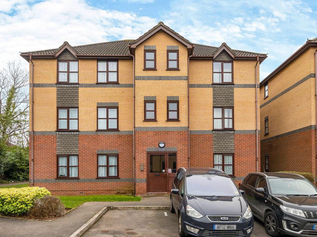 1 bed flat for sale in Briarswood, Southampton SO16, £145,000