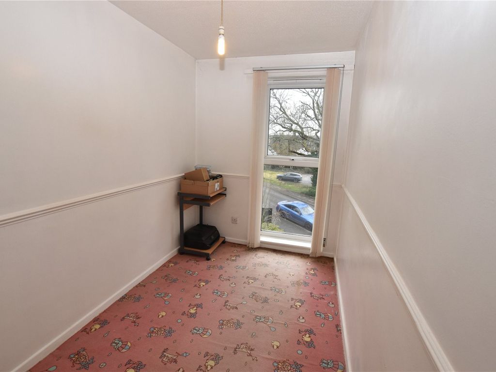 2 bed flat for sale in Frizley Gardens, Bradford, West Yorkshire BD9, £50,000