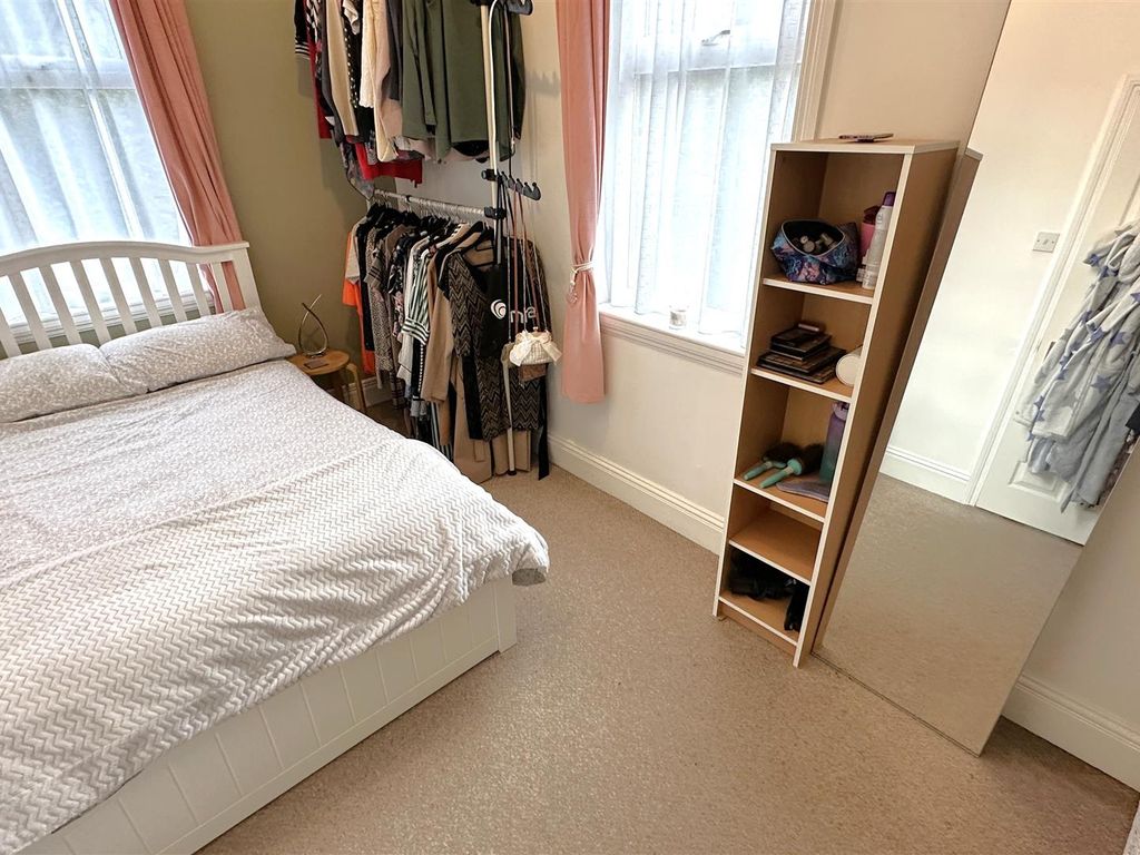 1 bed flat for sale in Middleton Hall Road, Cotteirdge, Birmingham B30, £128,000