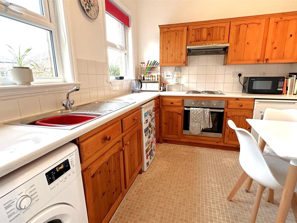 1 bed flat for sale in Middleton Hall Road, Cotteirdge, Birmingham B30, £128,000