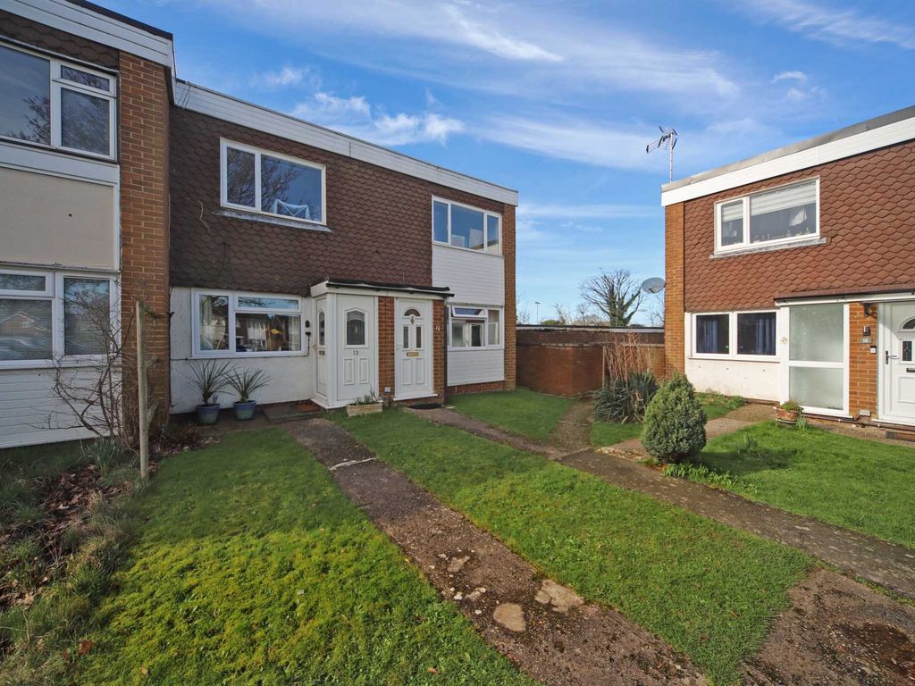 2 bed maisonette for sale in Carrington Place, Tring HP23, £259,000