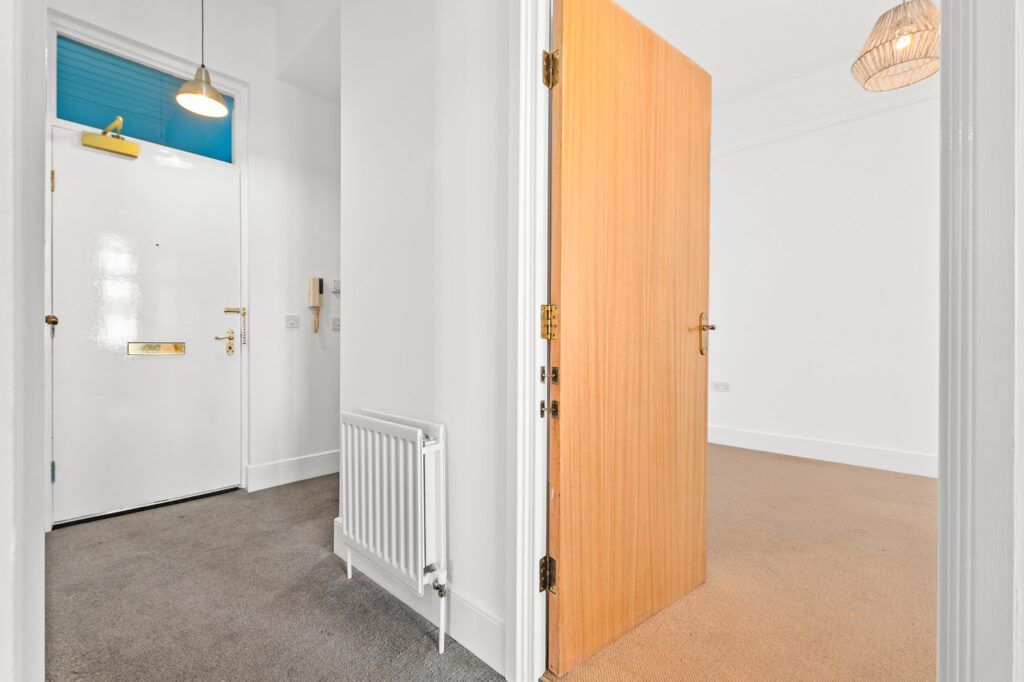 2 bed flat for sale in Hayford Mills, Cambusbarron FK7, £160,000
