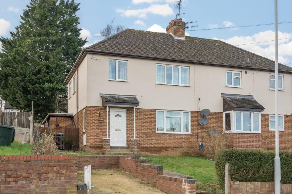2 bed maisonette for sale in High Wycombe, Buckinghamshire HP12, £235,000