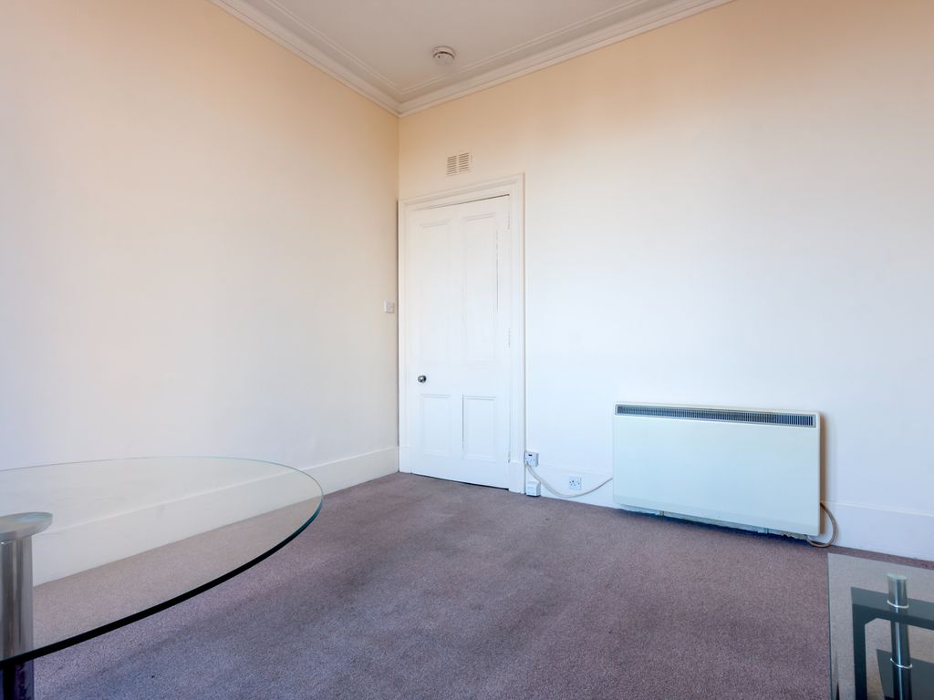 2 bed flat for sale in 17 Rosemount Viaduct, Rosemount, Aberdeen AB25, £82,000