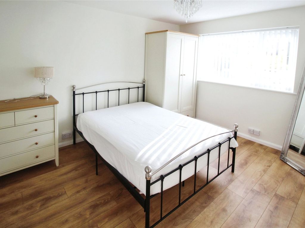 2 bed flat for sale in Pine Croft, Chapeltown, Sheffield, South Yorkshire S35, £150,000