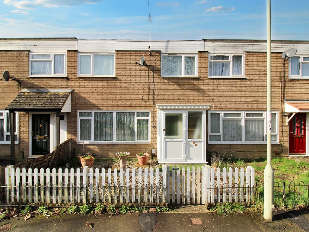 3 bed terraced house for sale in Aldwick Close, Farnborough GU14, £260,000