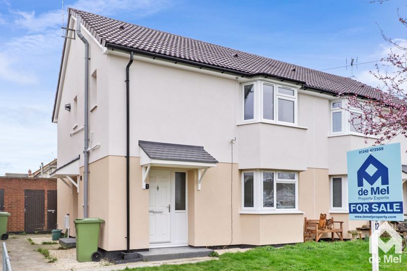 1 bed flat for sale in Lee Close, Cheltenham GL51, £115,000