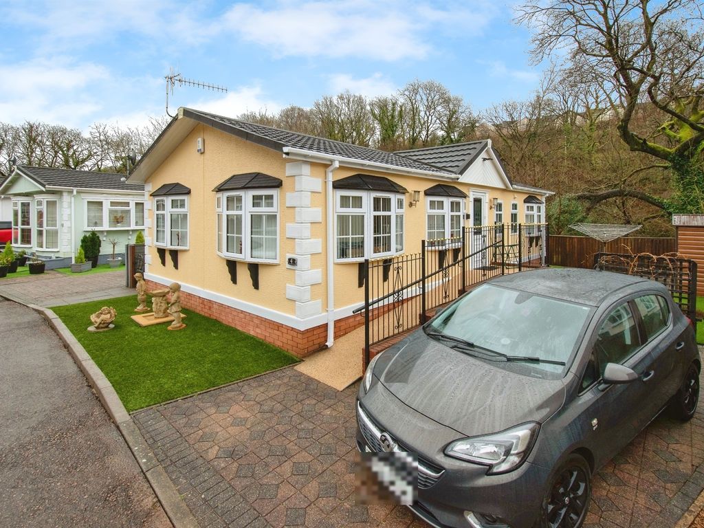 2 bed mobile/park home for sale in Woodlands Residential Park, Quakers Yard, Treharris CF46, £155,000