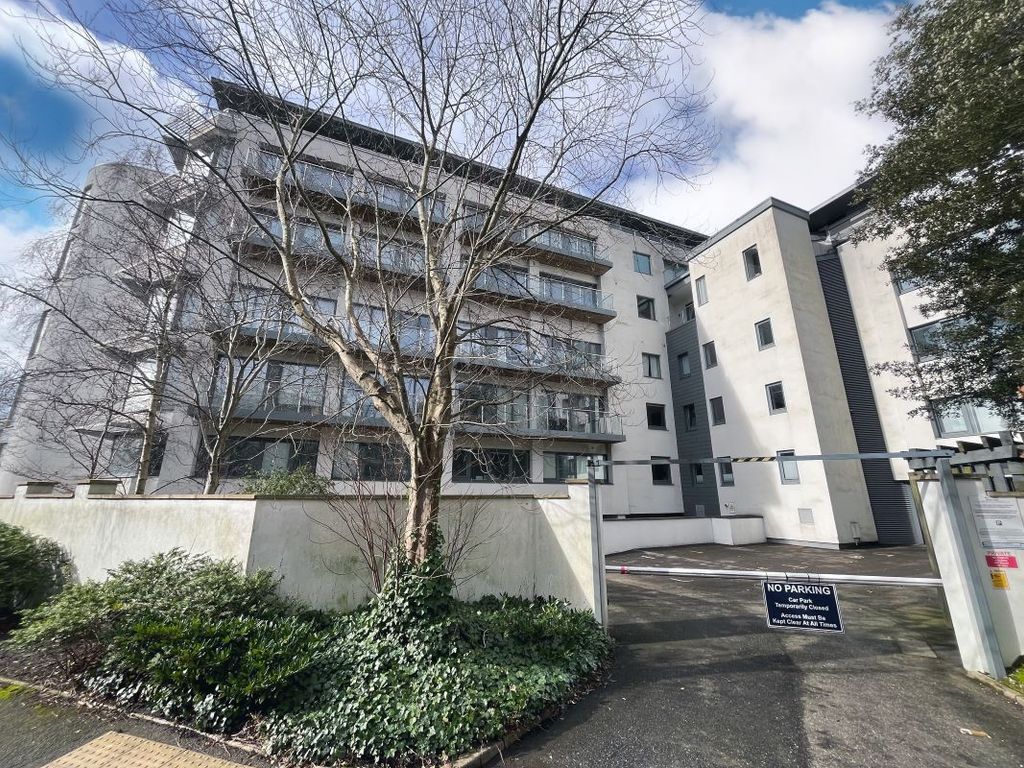 2 bed flat for sale in Flat 44 Altitude, 56-58 Parkstone Road, Poole, Dorset BH15, £150,000