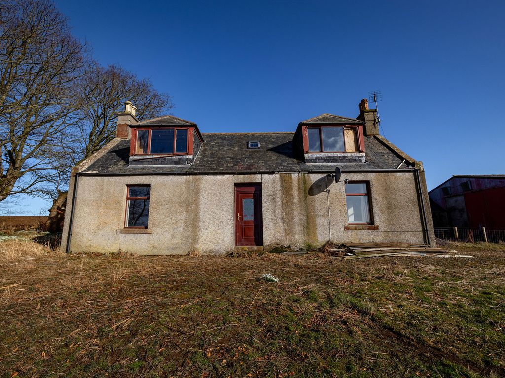 3 bed farmhouse for sale in Cuminestown, Turriff AB53, £120,000