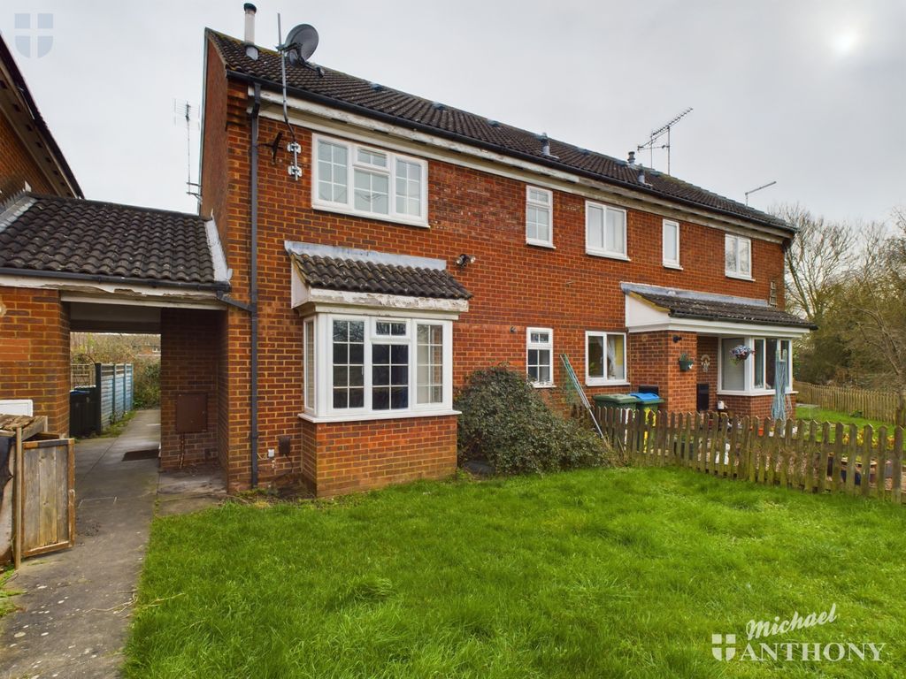 1 bed terraced house for sale in Iris Close, Aylesbury, Buckinghamshire HP21, £195,000
