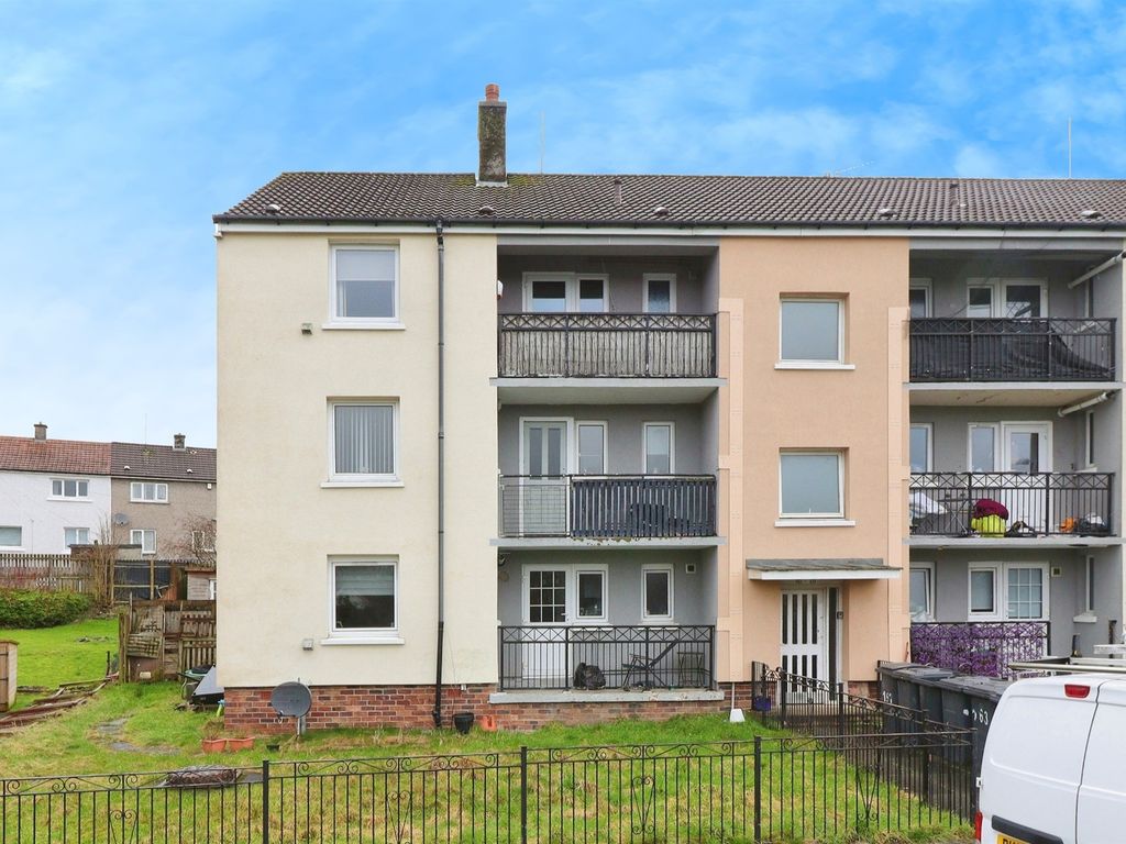 2 bed flat for sale in Friars Croft, Kirkintilloch, Glasgow G66, £80,000