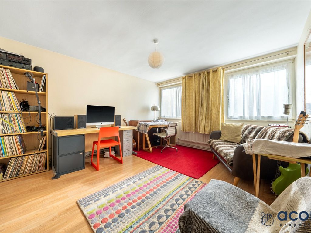 1 bed flat for sale in Hartgrove Court, Elmwood Avenue, Kingsbury NW9, £235,000